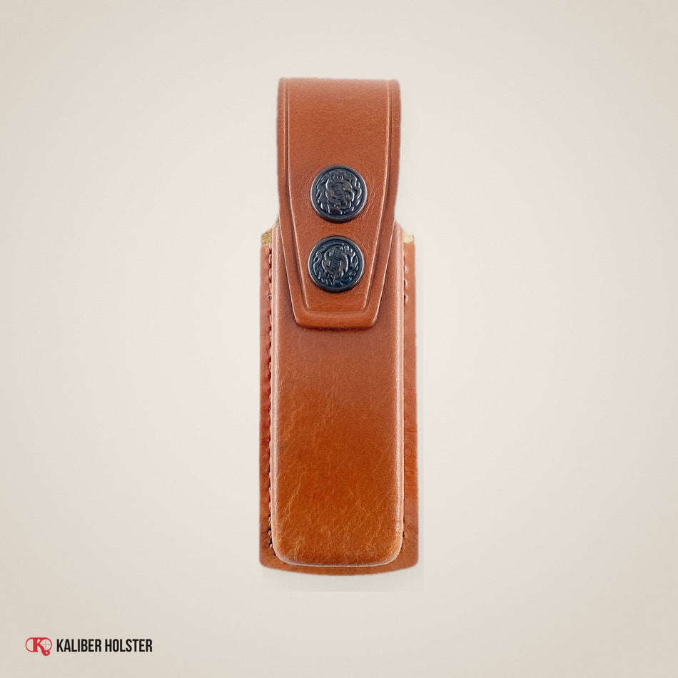 Kaliber Holster studio photo: Leather Single Magazine Pouch/Carrier/Case with Belt Clip for Glock 17 19 22 23 (KM091)