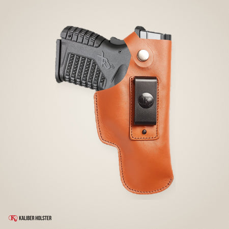 Kaliber Holster studio photo: Springfield Armory XD IWB Leather Holster with Belt Clip (KM197)